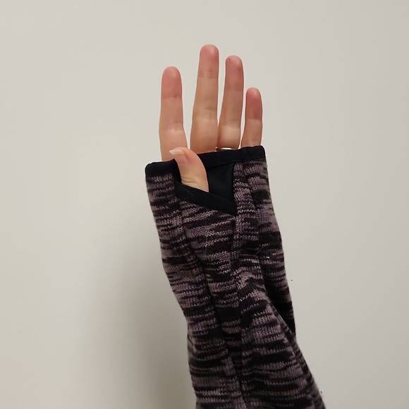 Bench Hoodie Medium Women's - Picture 5 of 5